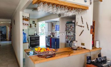 Se vende hermosa casa en Curacavi centro.