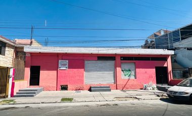 Casa en Venta / Bodega.