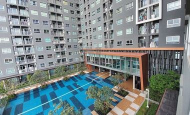 Sale The Trust Condo @BTS Erawan, Corner Unit, River view and  Pool view.