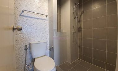 Sale The Trust Condo @BTS Erawan, Corner Unit, River view and  Pool view.