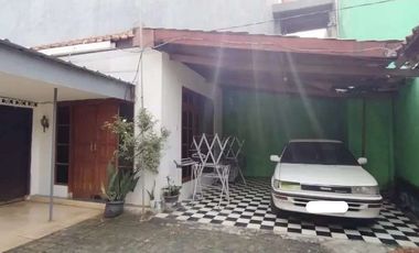 Rumah Lama Masuk Gang Area Jalan Pinang, 150 Meter Ke Pinang Raya