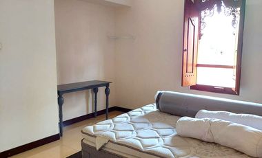 Rumah Etnik Mewah dekat Jalan Gejayan