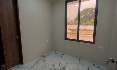 En Machala de Venta Hermosa Casa de 3 Dormitorios en Urbanización Privada