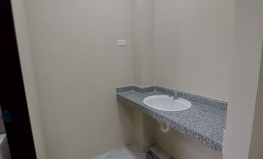 En Machala de Venta Hermosa Casa de 3 Dormitorios en Urbanización Privada
