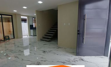 En Machala de Venta Hermosa Casa de 3 Dormitorios en Urbanización Privada