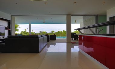 Modern Luxurious 5 bed Villa with a View