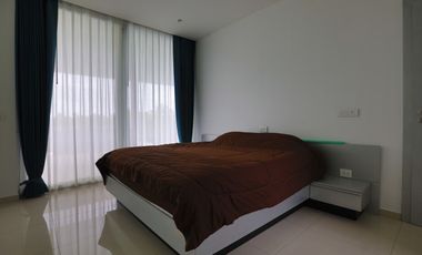 Modern Luxurious 5 bed Villa with a View