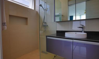 Modern Luxurious 5 bed Villa with a View