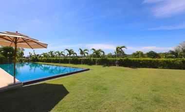 Modern Luxurious 5 bed Villa with a View