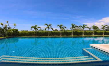 Modern Luxurious 5 bed Villa with a View