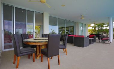 Modern Luxurious 5 bed Villa with a View