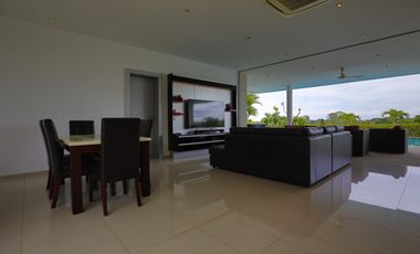 Modern Luxurious 5 bed Villa with a View