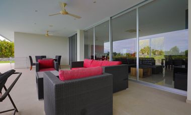 Modern Luxurious 5 bed Villa with a View