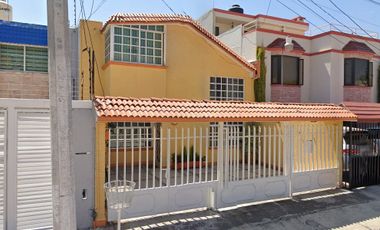Casa en Valle Dorado, Tlalnepantla, Remate Bancario, No CREDITOS