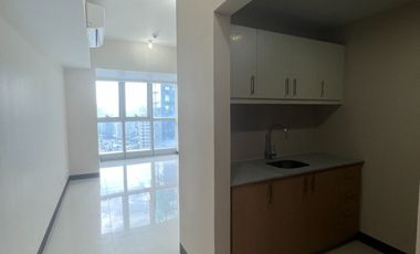 2 bedroom rent to own condo unit for sale in Uptown Parksuites BGC