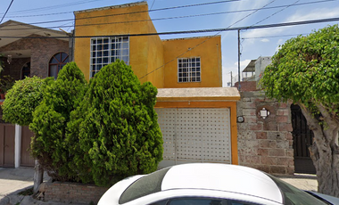 Casa en Remate Bancario en Villas de Santiago, Santiagto de Queretaro. (65% Debajo de su valor comercial, Solo Recursos Propios, Unica Oportunidad)