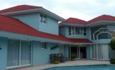 HERMOSA RESIDENCIA CON ALBERCA