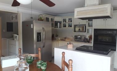 HERMOSA RESIDENCIA CON ALBERCA