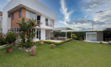 ALQUILER o VENTA  CASA - PANCE- LUXURY