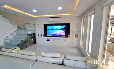 Moderna Casa en urbanización privada en venta, sector sur de Manta, Ecuador