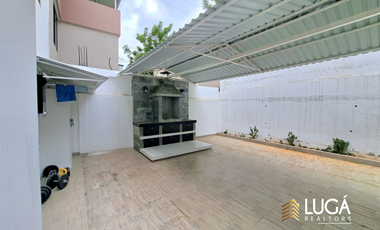 Moderna Casa en urbanización privada en venta, sector sur de Manta, Ecuador