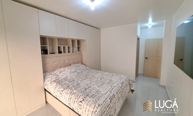 Moderna Casa en urbanización privada en venta, sector sur de Manta, Ecuador