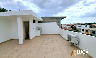 Moderna Casa en urbanización privada en venta, sector sur de Manta, Ecuador