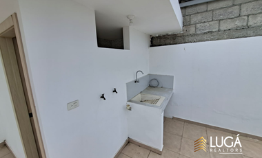 Moderna Casa en urbanización privada en venta, sector sur de Manta, Ecuador