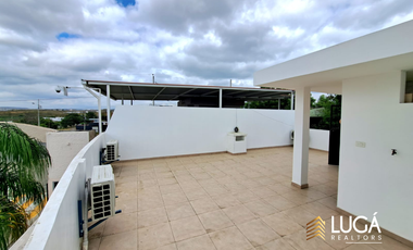 Moderna Casa en urbanización privada en venta, sector sur de Manta, Ecuador