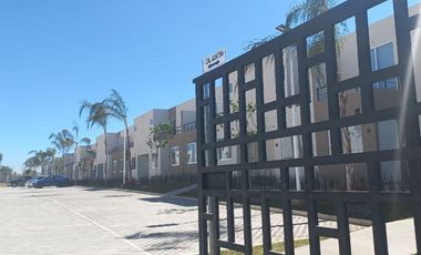 Venta de casa duplex con alberca a 20 minutos de Cocoyoc