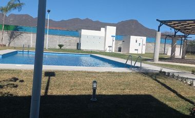 Venta de casa duplex con alberca a 20 minutos de Cocoyoc
