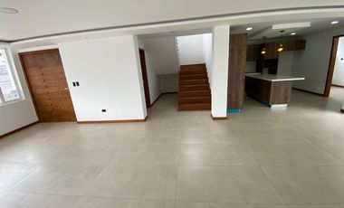 Casa en venta en tumbaco hilacril a estrenar cerca a la plaza