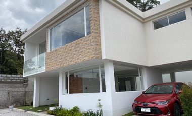 Casa en venta en tumbaco hilacril a estrenar cerca a la plaza