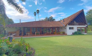 Countryhome on Double Lot in Residential Community - Llanogrande