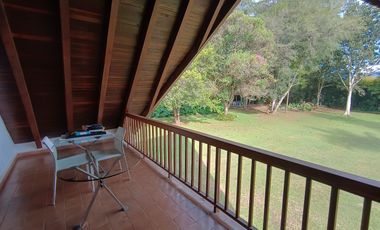 Countryhome on Double Lot in Residential Community - Llanogrande