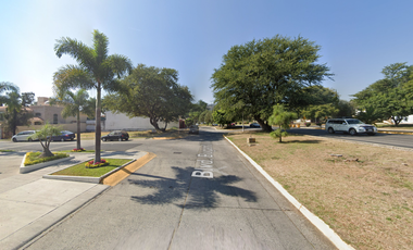 Blvd. Bugambilias, Bugambilias, Zapopan, Jalisco, México. Hermosa casa en remate bancario. Oportunidad única de inversión. no créditos.