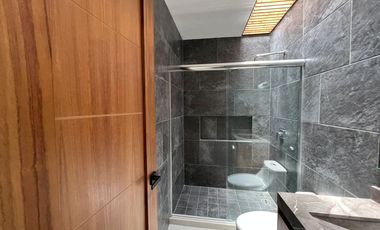 CASA NUEVA EN VENTA CON RECÁMARA EN PLANTA BAJA EN VENTA FRACC. PRADERAS ALTOZANO JUNTO A CLUB DE GOLF ALTOZANO