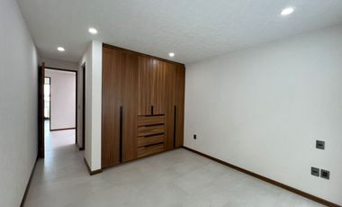 CASA NUEVA EN VENTA CON RECÁMARA EN PLANTA BAJA EN VENTA FRACC. PRADERAS ALTOZANO JUNTO A CLUB DE GOLF ALTOZANO