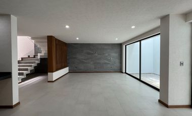 CASA NUEVA EN VENTA CON RECÁMARA EN PLANTA BAJA EN VENTA FRACC. PRADERAS ALTOZANO JUNTO A CLUB DE GOLF ALTOZANO