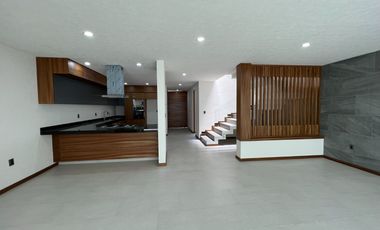 CASA NUEVA EN VENTA CON RECÁMARA EN PLANTA BAJA EN VENTA FRACC. PRADERAS ALTOZANO JUNTO A CLUB DE GOLF ALTOZANO