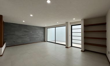 CASA NUEVA EN VENTA CON RECÁMARA EN PLANTA BAJA EN VENTA FRACC. PRADERAS ALTOZANO JUNTO A CLUB DE GOLF ALTOZANO