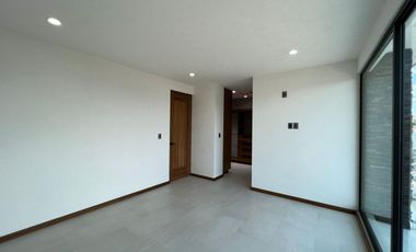 CASA NUEVA EN VENTA CON RECÁMARA EN PLANTA BAJA EN VENTA FRACC. PRADERAS ALTOZANO JUNTO A CLUB DE GOLF ALTOZANO