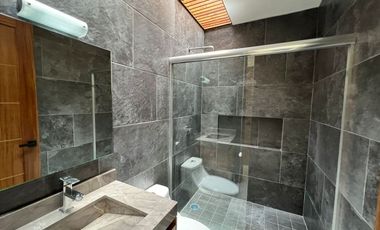 CASA NUEVA EN VENTA CON RECÁMARA EN PLANTA BAJA EN VENTA FRACC. PRADERAS ALTOZANO JUNTO A CLUB DE GOLF ALTOZANO