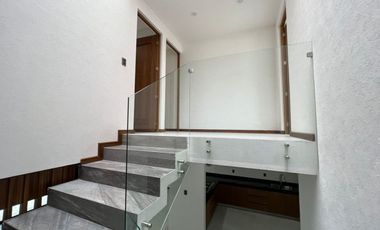 CASA NUEVA EN VENTA CON RECÁMARA EN PLANTA BAJA EN VENTA FRACC. PRADERAS ALTOZANO JUNTO A CLUB DE GOLF ALTOZANO