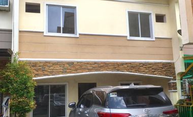 House and lot For sale with 3 Bedrooms and 1 Car Garage in Fairview QC PH2760