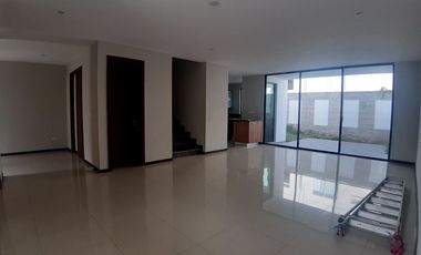 Casa en Venta nueva con roof garden en coto en Solares en Zapopan