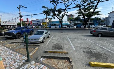 En alquiler local comercial en Albocentro 5 frente a Fybeca de la alborada