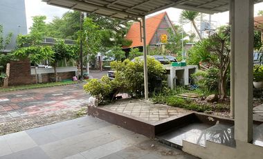 Rumah 2 lantai Taman Botanical PPS Suci Manyar Gresik