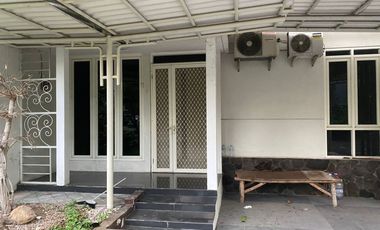 Rumah 2 lantai Taman Botanical PPS Suci Manyar Gresik