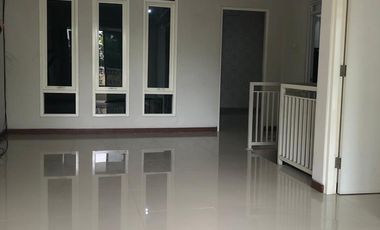Rumah 2 lantai Taman Botanical PPS Suci Manyar Gresik